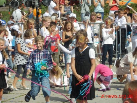 1 вересня на майдані Корольова в Житомирі відбулося святкування Дня міста культурна версія ОНОВЛЕНО