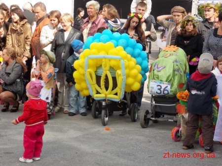 В Житомирі пройшов парад дитячих візочків