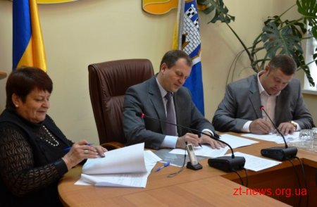 У Житомирі підписано територіальну угоду співпраці влади, профспілок та роботодавців на 2012-2013 рр.
