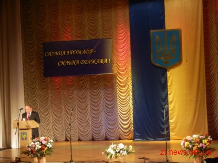 "Місцеве самоврядування в Україні все ще більше нагадує "самоврятування", але Житомирщина приємно вирізняється на цьому фоні"