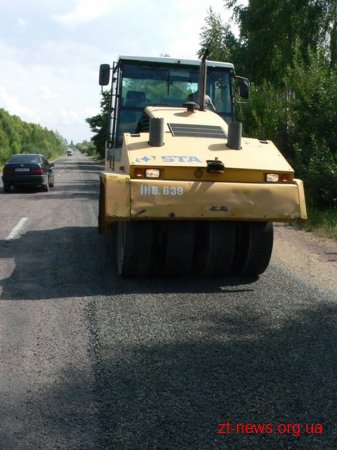 На Житомирщині повертаються до практики поверхневої обробки автошляхів