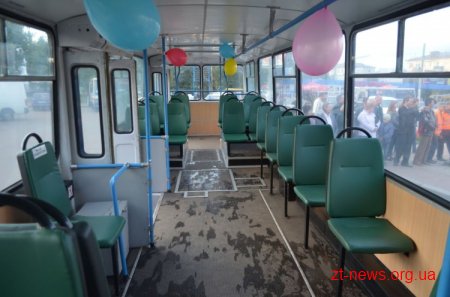 На День міста житомирянам зробили подарунок ще один тролейбус відновлений силами ТТУ