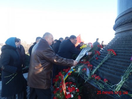 У Житомирі відбулося покладання квітів з нагоди 70-ї річниці визволення Житомирської області від фашистських загарбників