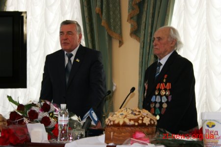 Керівники області привітали з 90-літнім ювілеєм ветерана війни, Героя Соціалістичної праці Степана Бойка