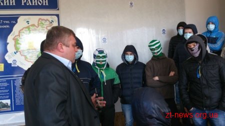 Представників УМВС в Житмирській області запросили демальясівці на переговори з самообороною Майдану