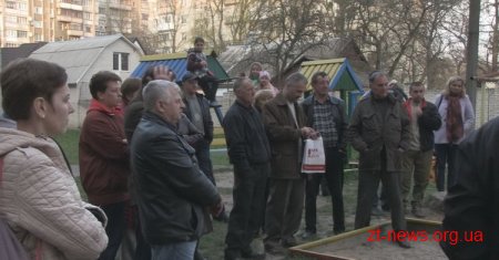 У Житомирі чоловік влаштував стрілянину на зборах членів ЖБК «Космос»