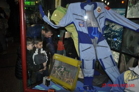 У Житомирському музеї космонавтики представили настільну гру «Підкорюй космос у режимі offline»