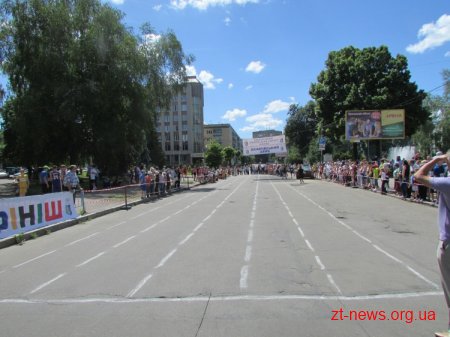 У Житомирі відбулося відкриття легкоатлетичного пробігу з нагоди «Олімпійського дня»