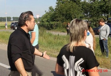 Дружини і матері житомирських військових розблокували рух на трасі Київ-Чоп