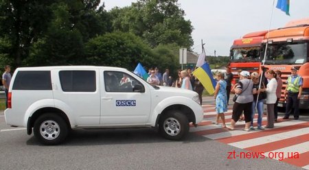 Дружини і матері житомирських військових розблокували рух на трасі Київ-Чоп