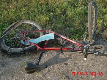 В Овручі під колесами автомобіля загинула велосипедистка