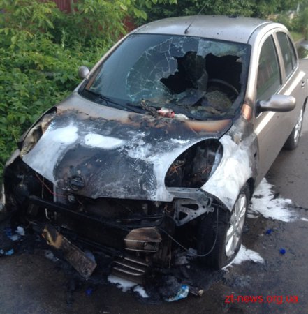 У Житомирі невідомі спалили автомобіль заступника начальника обласного управління Міндоходів