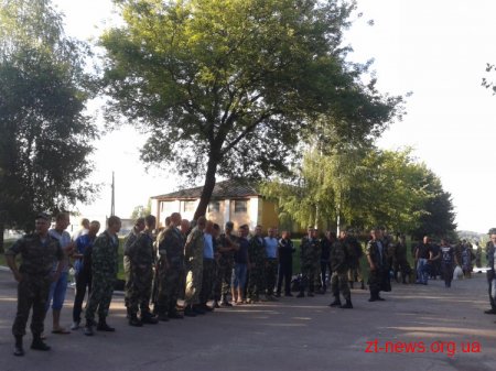Сьогодні зранку близько 100 військовослужбовців вирушили на схід України