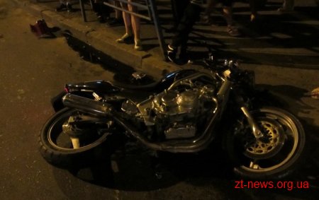У Житомирі мотоцикліст зіткнувся з легковим автомобілем