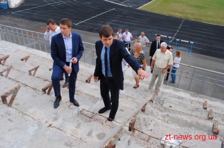 Голова облдержадміністрації  ознайомився із ситуацією на центральному стадіоні Житомира