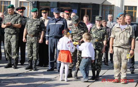 У Житомирі відбулася урочиста церемонія підняття національного стяга
