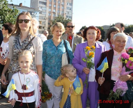 У Житомирі відбулася урочиста церемонія підняття національного стяга