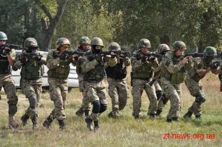 У 95-й Житомирській аеромобільній бригаді з мобілізованих хлопців готують універсальних солдатів