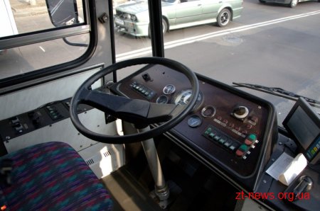 У Житомирі презентували першу зупинку європейського зразка та 4 чешські тролейбуси