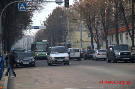 У Житомирі презентували першу зупинку європейського зразка та 4 чешські тролейбуси