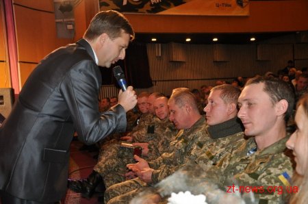 У Житомирі відбувся концерт для військових 95-ої окремої аеромобільної бригади
