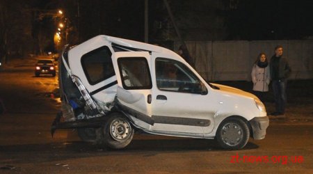 У Житомирі на проспекті Миру зіткнулися три автомобілі