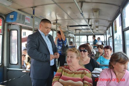 Заступник міського голови Євгеній Демчик проїхався у тролейбусі