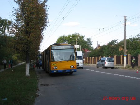 У Житомирі маршрутка наздогнала тролейбус