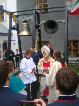 У Житомирі освятили дзвони в храмі св. Йоана з Дуклі