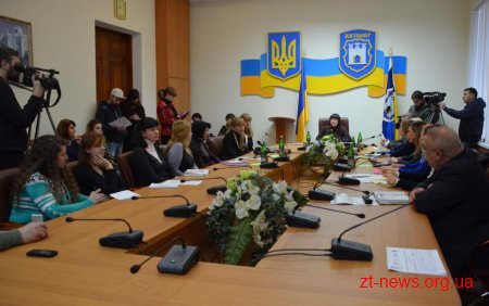 У Житомирі відкрили виставку "Жінки і конфлікт в Україні"