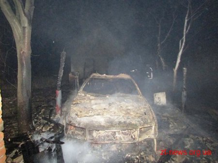 На Житомирщині згорів автомобіль «Audi 100»