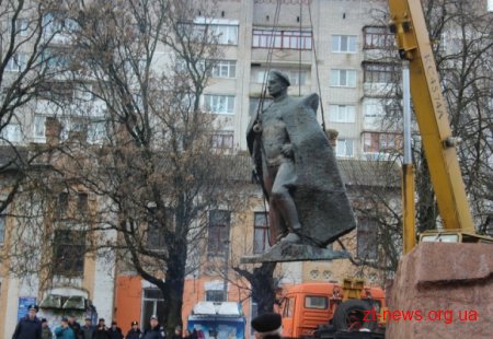У Бердичеві демонтували пам’ятник Котовському