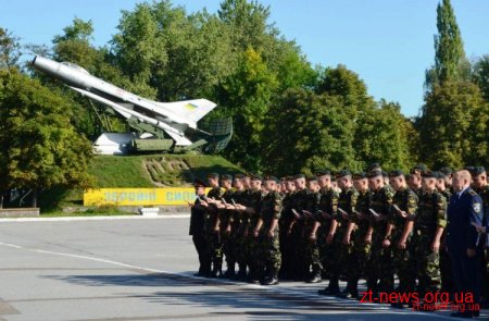 Студенти цивільного факультету Житомирського військового інституту можуть залишитися без дипломів