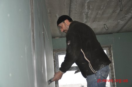 Голова ОДА оглянув будівництво школи в Черняхові