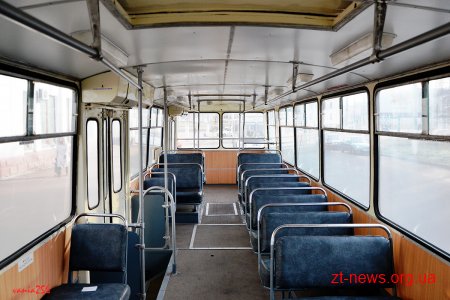У Житомирі вийшов на маршрут відновлений тролейбус 1979 року випуску