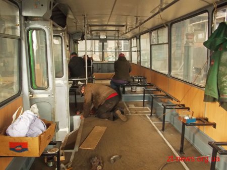 Як проводять капітальні ремонти тролейбусам у Житомирі?