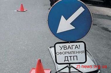 На Житомирщині у ДТП постраждали керманич авто та четверо дітей-пасажирів