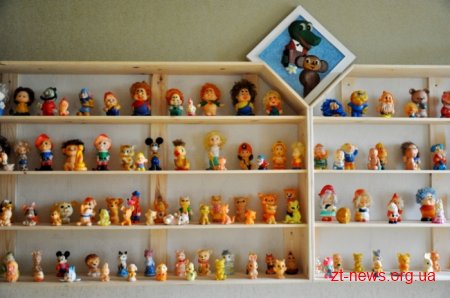 Більше 1000 іграшок та дитячих речей презентували у музеї «Ремісничий двір»