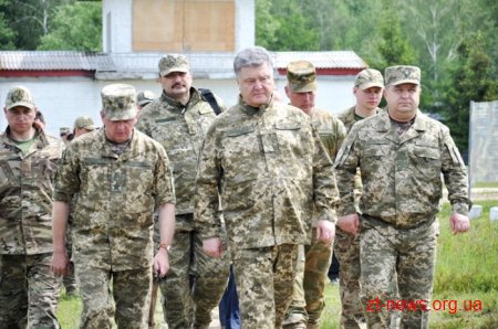 Президент України відвідав полігон ВДВ на Житомирщині