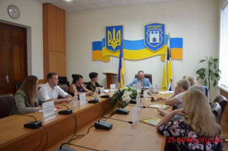 Влада і волонтери організації «Турбота про літніх в Україні» обговорили результати співпраці