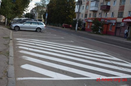 На вулиці Львівській з’явились нова розмітка та нові паркувальні місця