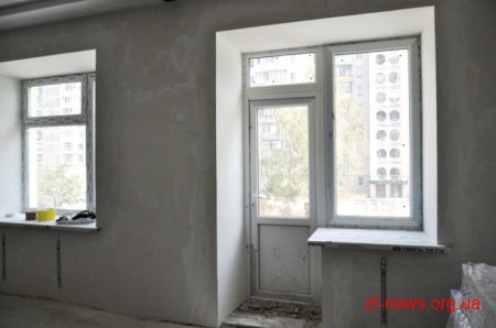 У Житомирі перевірили, як іде реконструкція дитячого садочку №58