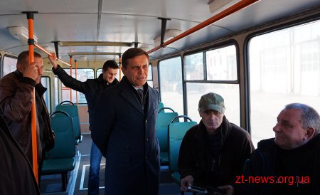 У Житомирі ТТУ з нагоди свята випустило патріотичний тролейбус