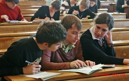 Лише 3 навчальні заклади профтехосвіти Житомирщини виконали державне замовлення