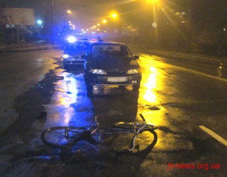 У Бердичеві автомобіль збив велосипедиста