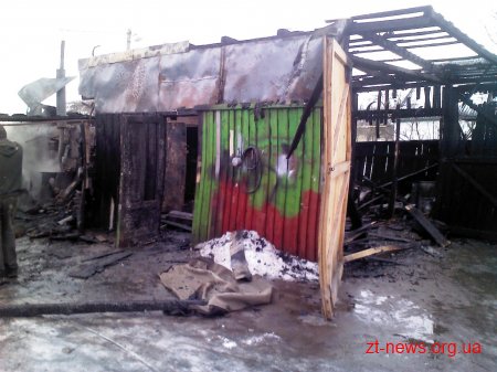 На Житомирщині під час пожежі у власному гаражі травмовано чоловіка