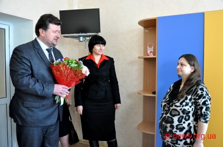 Заступник голови Житомирської ОДА привітав маму новонародженої трійні