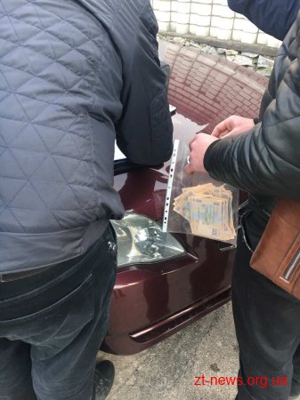 СБУ затримала керівника комунального підприємства із хабарем
