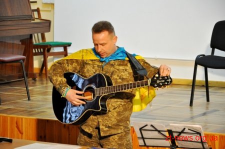 Учасник АТО Валерій Глушук презентував музичні альбоми та збірки поезій