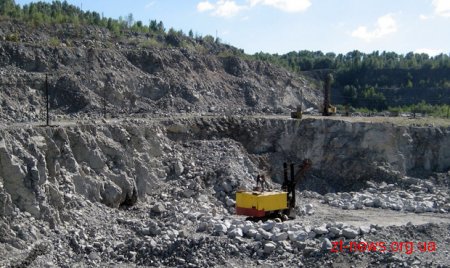 На Житомирщині в державну власність повернуть гранітний кар’єр